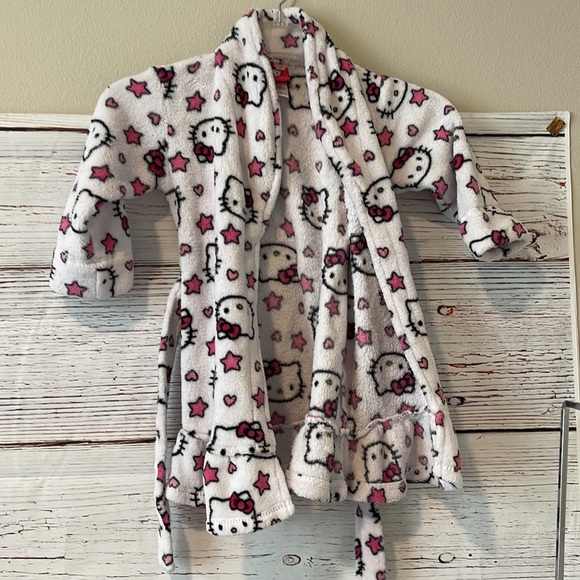 Hello kitty bathrobe - Picture 4 of 7
